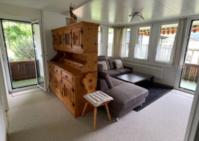 Wohnzimmer und Balkon